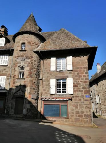 Vic-sur-Cere House | Maison des Princes de Monaco