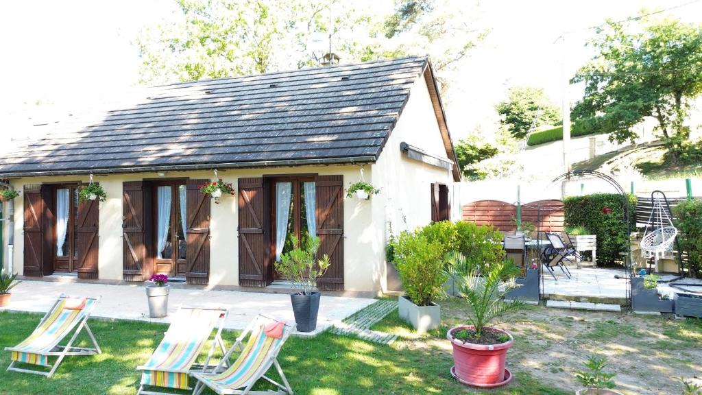 Marcillac-la-Croisille House | Maison Du Lac