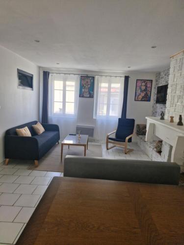 Tille Apartment | Maison Eden à 400 m de l'aéroport