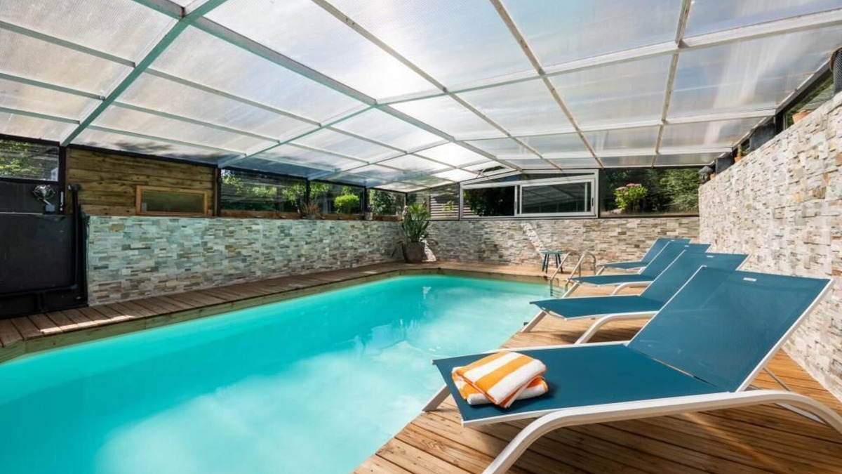 Montfarville House | Maison en Pierre, Piscine et Jardin Proche mer