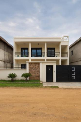 Littoral Villa | Maison familiale moderne avec jardin et véranda lumineuse