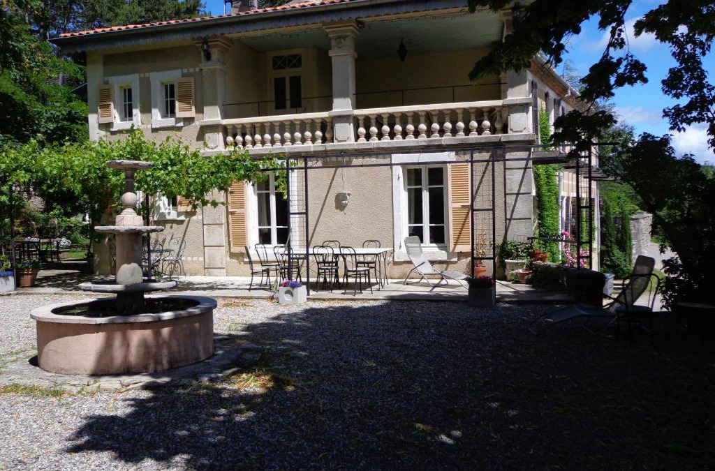 Saint-Priest Bed & Breakfast | Maison Forestière