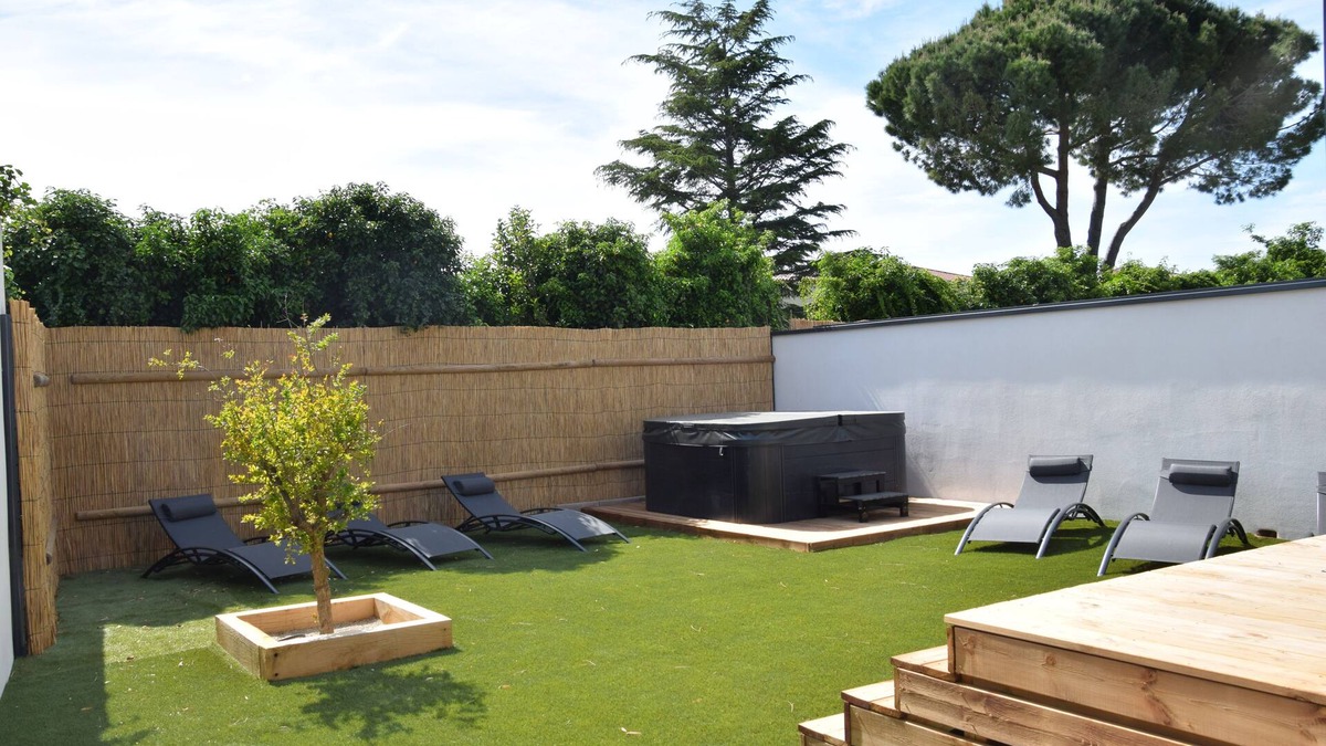 Lunel House | Maison Grenadier, Climatisee Avec Terrasse, Jardin ET Jacuzzi Prive