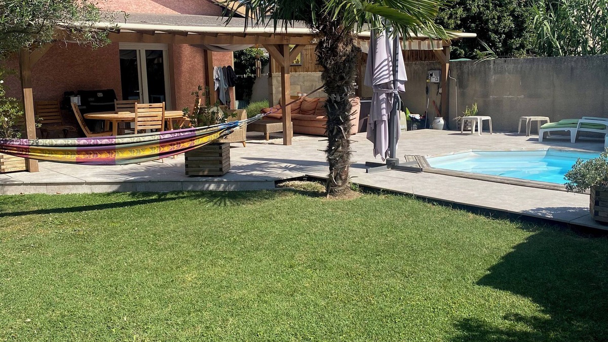 Saint-Paul-les-Romans House | Maison Individuelle Centre D'un Village Calme