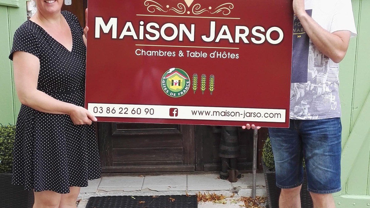 Saint-Martin-du-Puy Bed & Breakfast | Maison Jarso