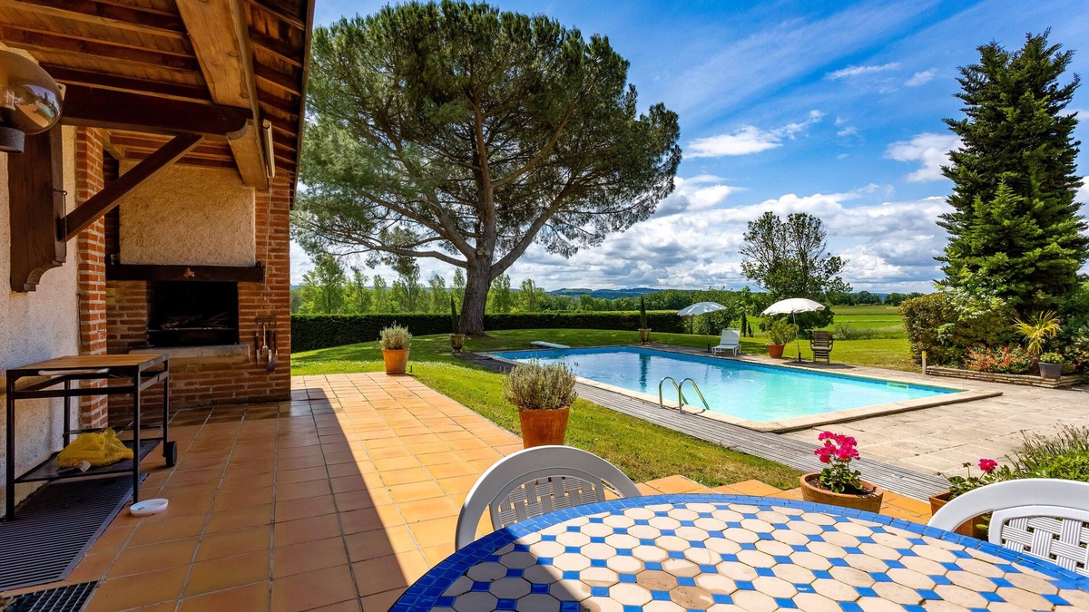 Graulhet House | Maison Lespinasse - Calme - Piscine - Jardin