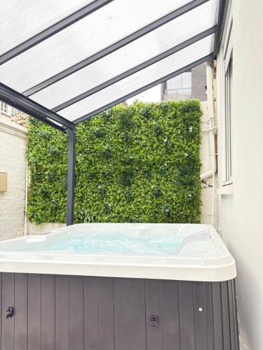 Sainte Marie - Saint Leon House | Maison moderne en plein centre ville du Havre avec jacuzzi et parking gratuit