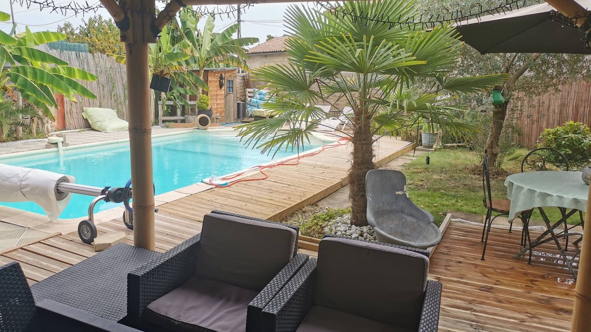 Abzac Villa | Maison Pierre 9 Couchages Piscine Chauffée Jacuzzi