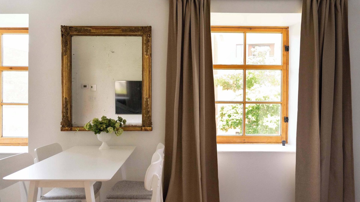 Ville-Marie Apartment | Maison Rasco - Loft queen size bed suite