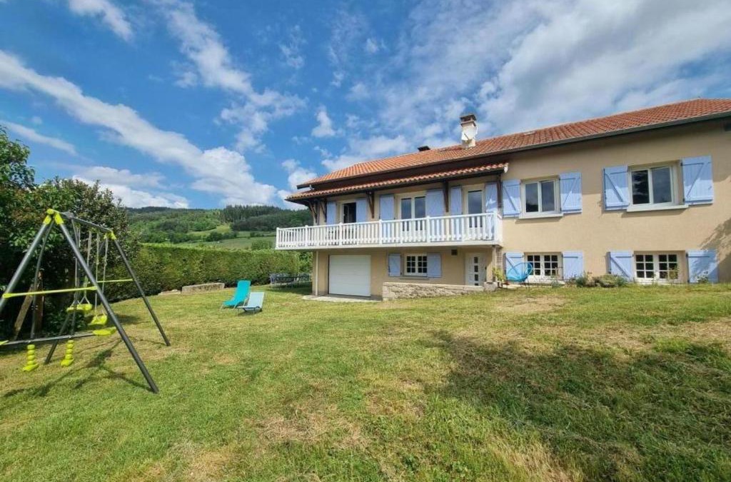 Saint-Georges-en-Couzan House | Maison spacieuse avec jardin et vue panoramique - Animaux acceptés - FR-1-496-291