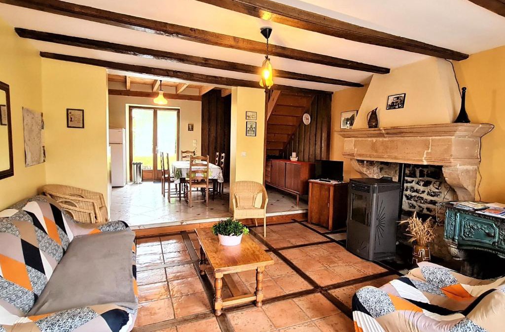 Meligny-le-Grand House | Maison spacieuse et confortable avec terrasse et jardin, idéale pour famille ou entreprise - FR-1-585-29