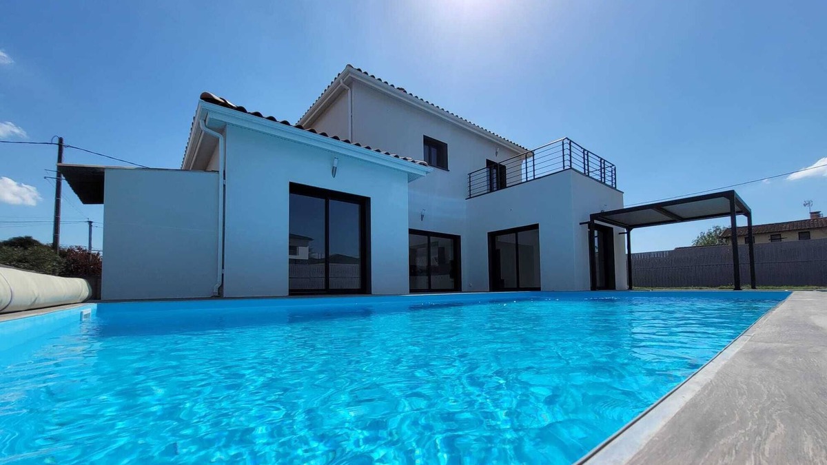 Bressols Villa | Maison T5 Entiere+piscine a 2 min de L'autoroute