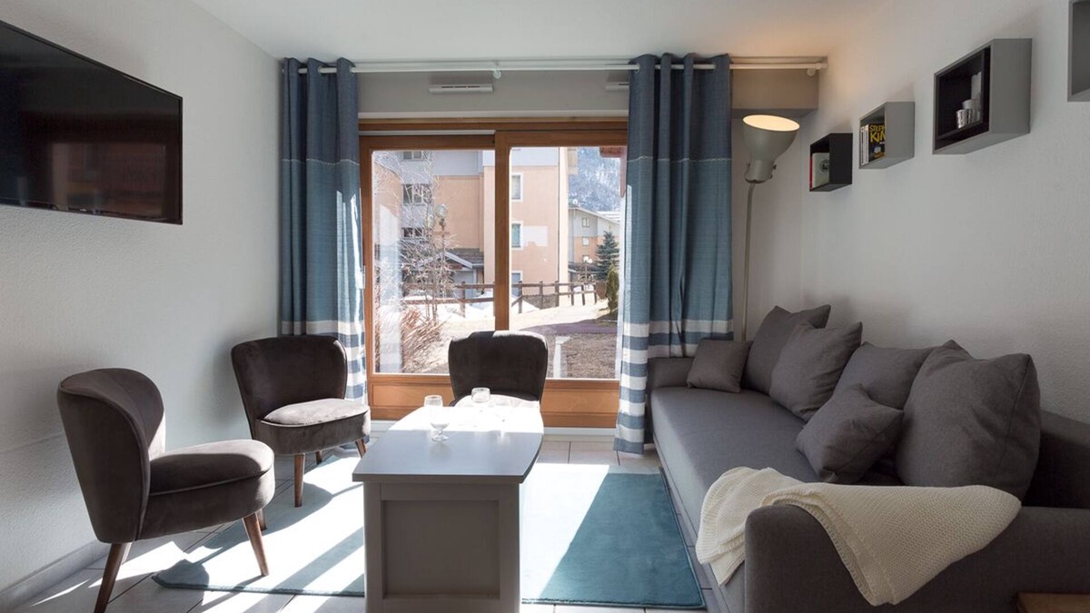 La Salle-les-Alpes House | Maisonette triplex 3 bedrooms terrace, 8 pers. foot of track + Lake Pontillas