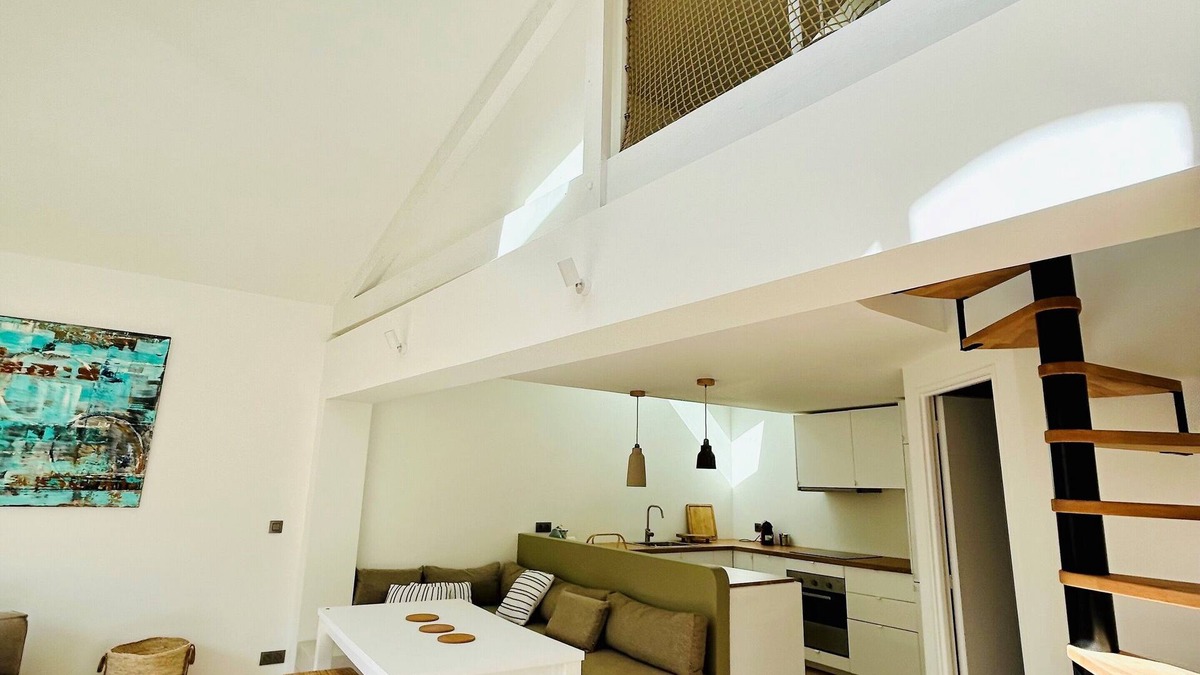 7th Arrondissement House | Maisonnette de 60m2 en Bord de mer