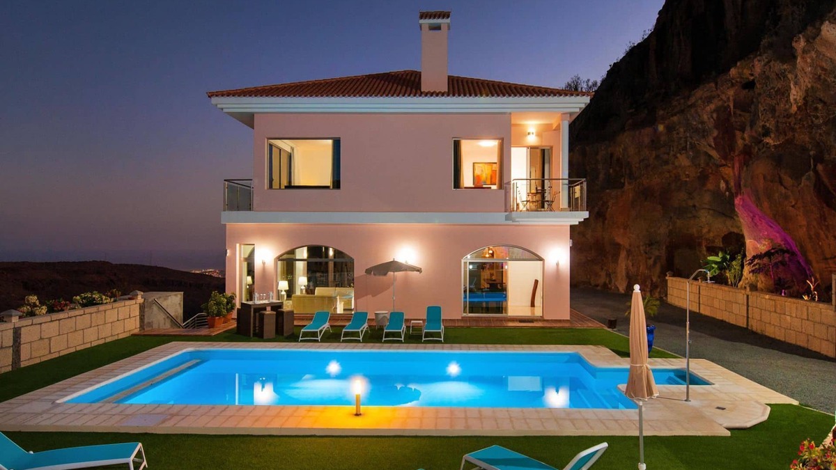 Monte Leon Villa | Majestic Monte Leon by VillaGranCanaria