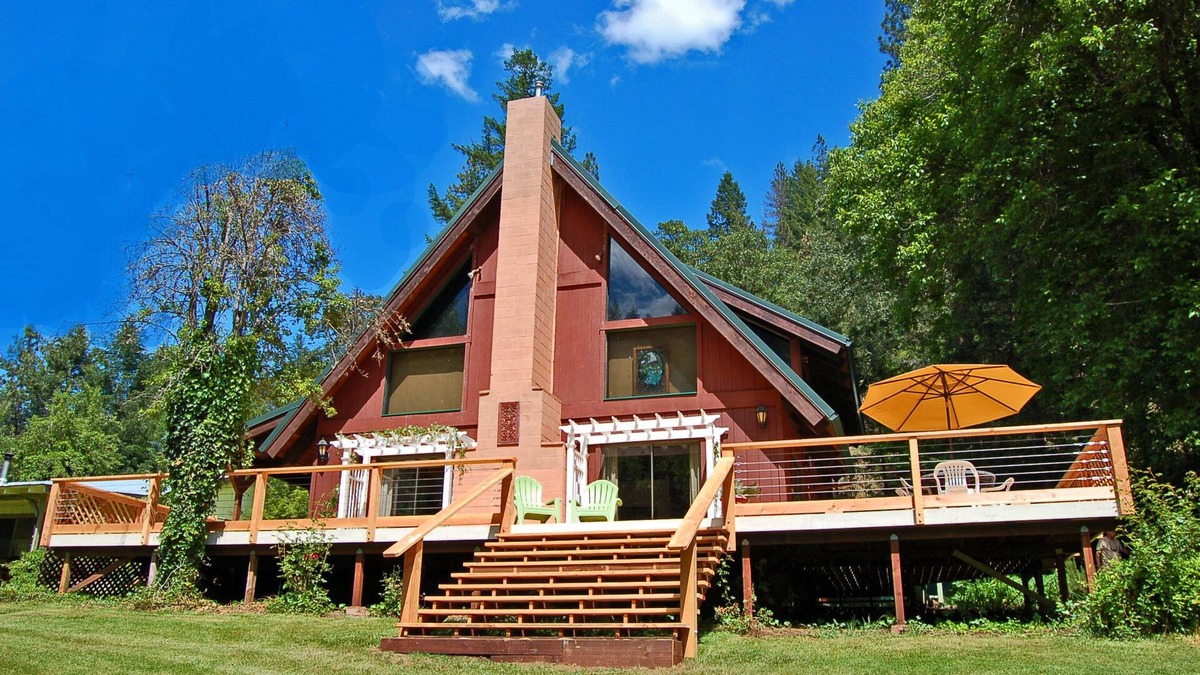 Douglas City House | Majestic A-Frame Riverfront House on the Trinity River. Alpen Glow