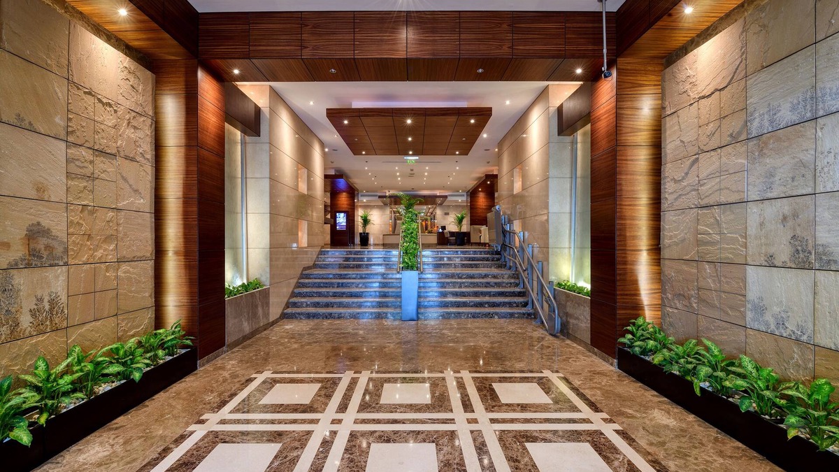 Al Mankhool Hotel | Majestic City Retreat Hotel