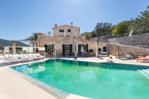 Calvia Villa | Majestic Holiday Estate in Calvià Up to 12 Guests