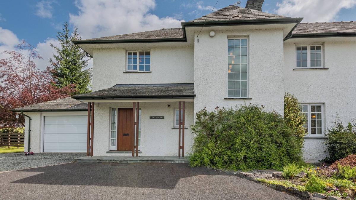 Windermere House | Make magical memories in comfort of Croft Cottage with Lake and Mountain views