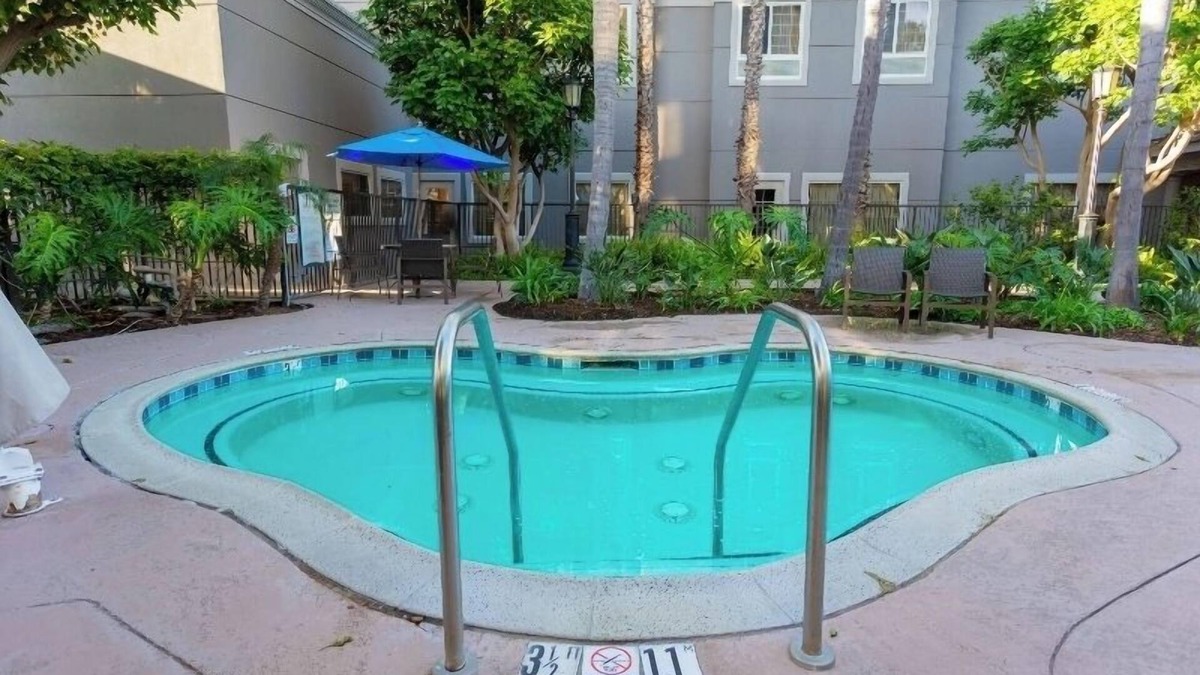 Anaheim Resort Hotel | Make Your Trip Enjoyable! 2 Cozy Units, Near Disneyland Park
