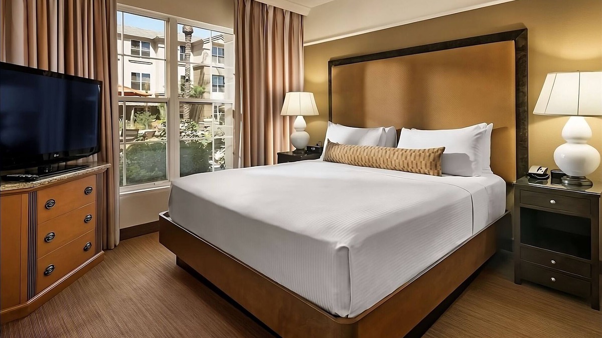 Gainey Village Villas Hotel | Make Your Trip More Enjoyable! w/Pool, Near OdySea Aquarium, Pet-Friendly!