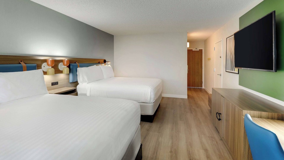 Mayo Clinic Hotel | Make Your Trip More Enjoyable! Near Desert Vista Dog Park, Pets are Allowed