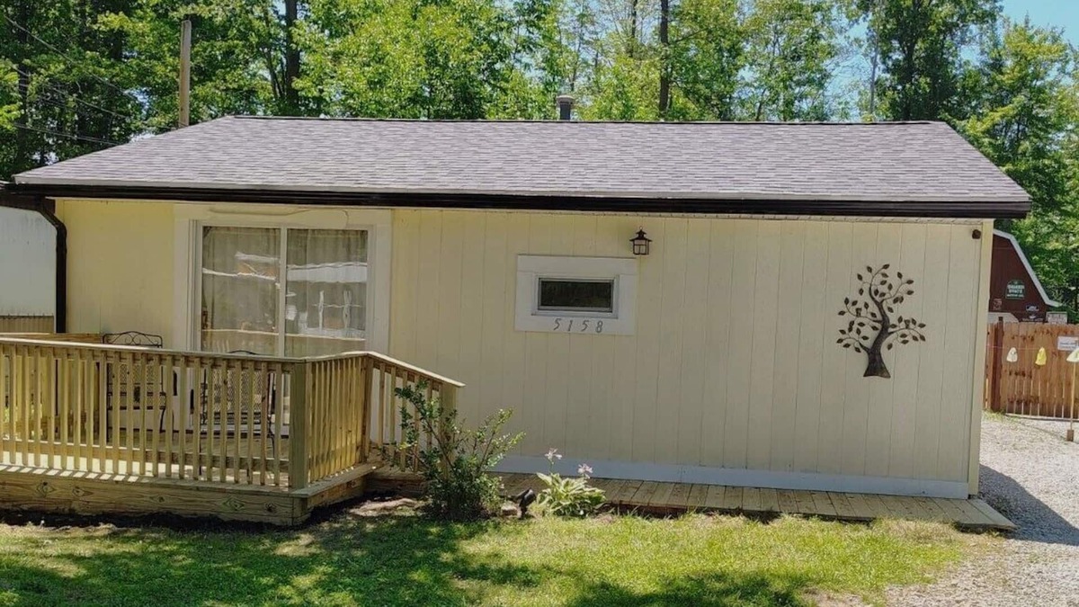 Geneva-on-the-Lake Cottage | Making Memories Cottage GOTL - Charming 2-bedroom cottage with WiFi and AC