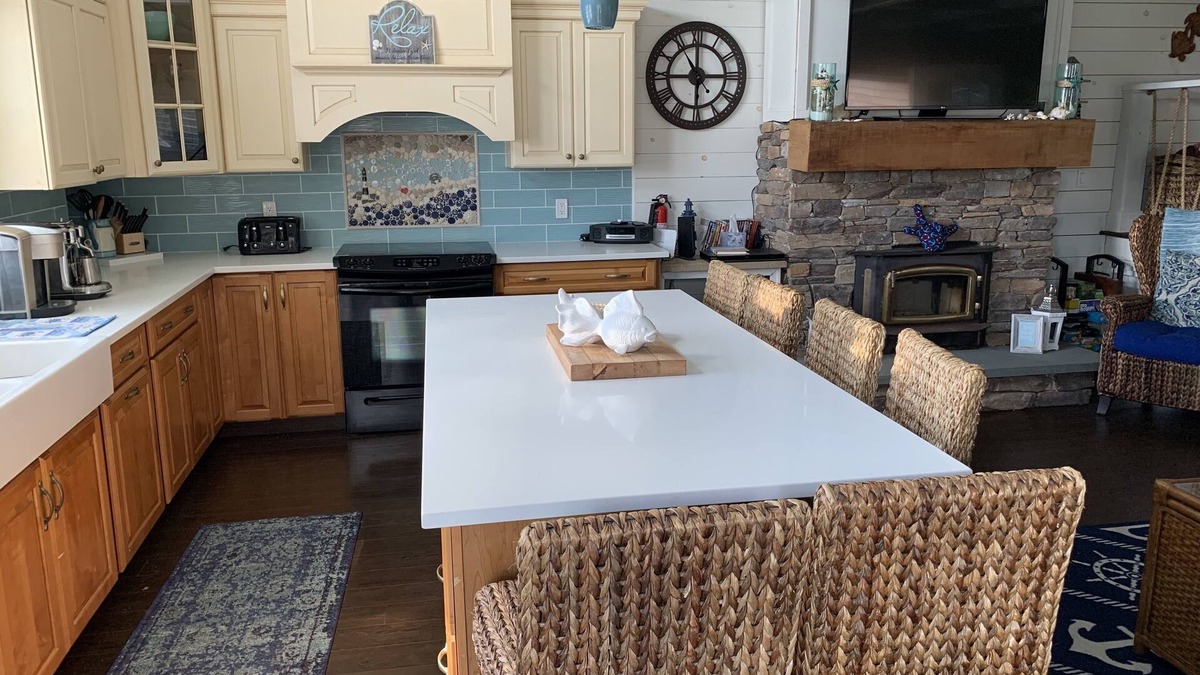 Ocean Beach House | Making Summer Memories in Ocean Beach, Fire Island at Squid Lips Cabana