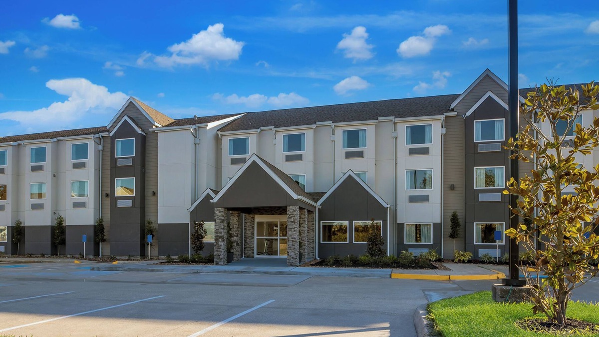 Sulphur Hotel | Making The Best Memories Along The Way! FREE Onsite Parking, Pets Allowed!