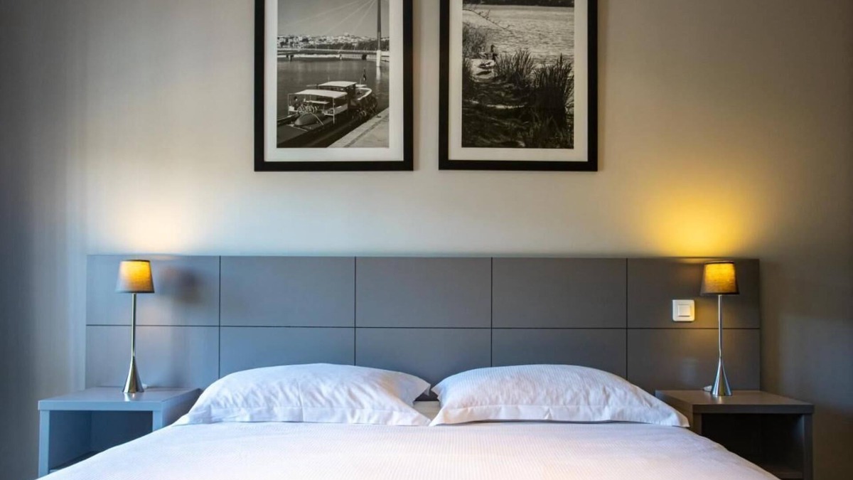 9th Arrondissement Hotel | Making The Best Memories Along The Way! 2 Relaxing Units, Pets Are Welcome!
