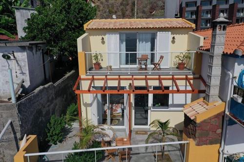 Paul do Mar Apartment | maktub sunset cottage