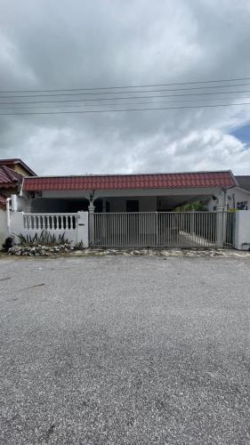 Kampung Mergong Indah Ski Chalet | Malaika Homestay