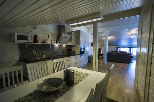 Knapplund House | Malangen Apartment