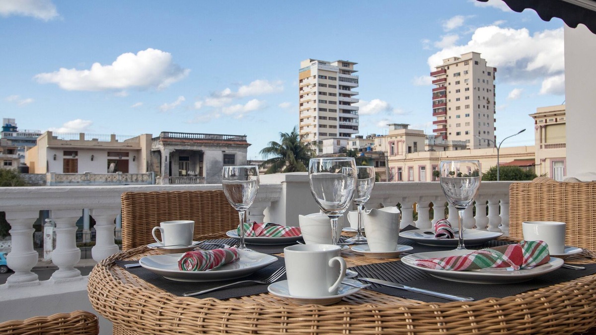 El Vedado House | Malecon Casa de Lujo con WiFi GRATIS