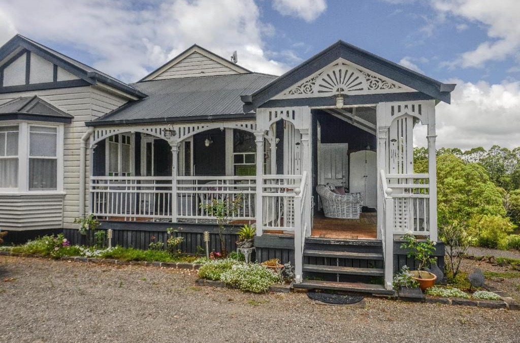 North Maleny House | Maleny Country House - Queenslander on Acreage