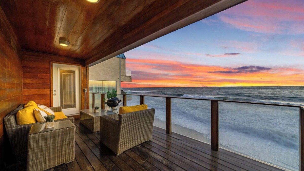 Malibu House | Malibu Beach house - private beach access - 1bdr