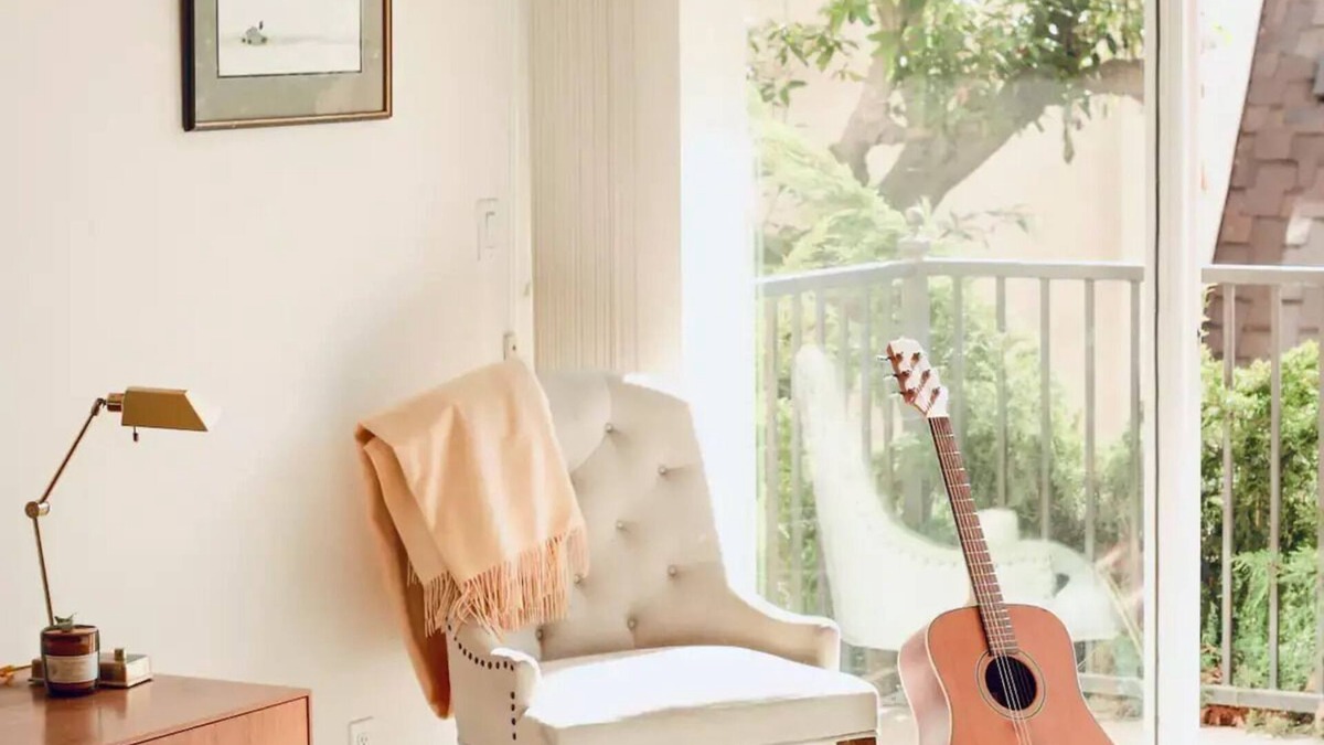 Eastern Malibu Condo | Malibu Country Mart Escapenn
