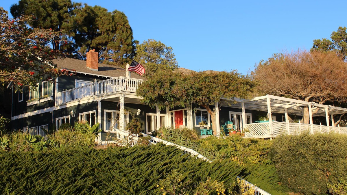 Western Malibu House | Malibu Home with Panoramic View of Pacific Ocean