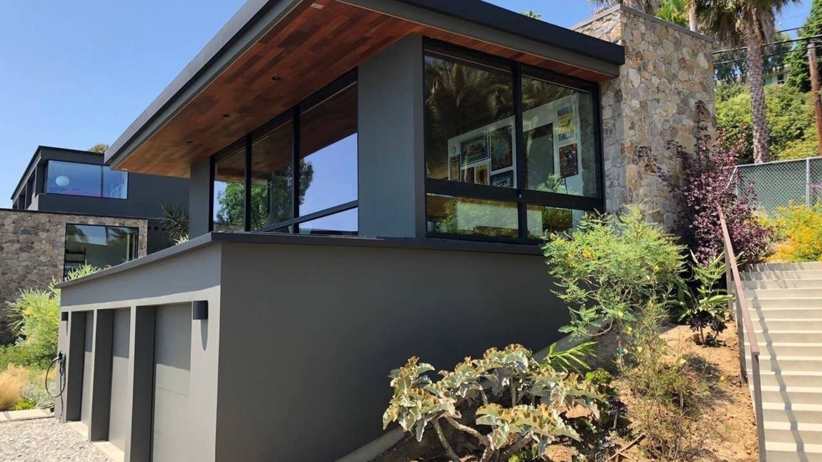 Eastern Malibu House | Malibu Mid-Century Modern Studio with Ocean Views