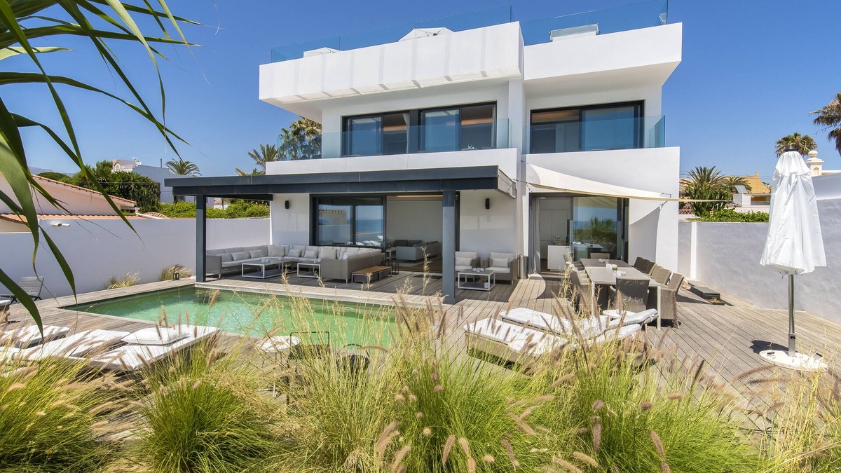 Urbanizacion Costabella Villa | “Malibu style” Beach villa in Marbella