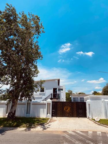 Newcastle House | MalkhonGuesthouse