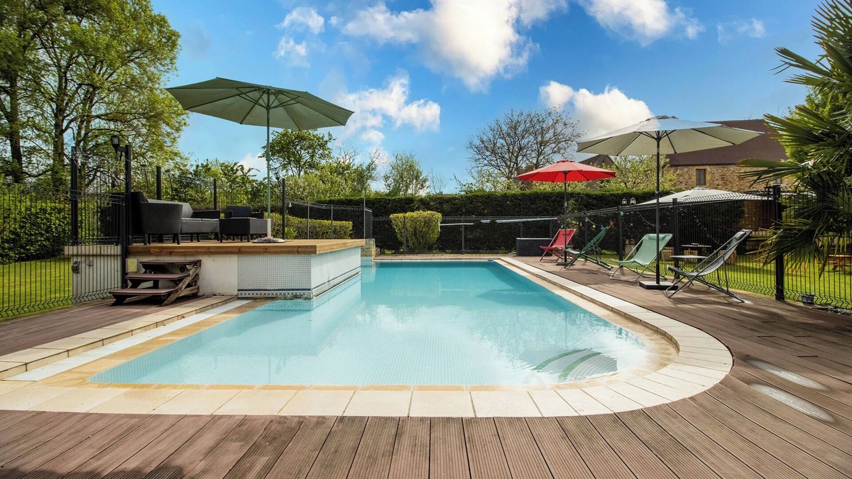 Saint-Julien-de-Lampon House | Maloan – Air-Conditioned House with Private Pool & Outdoor Kitchen in Dordogne