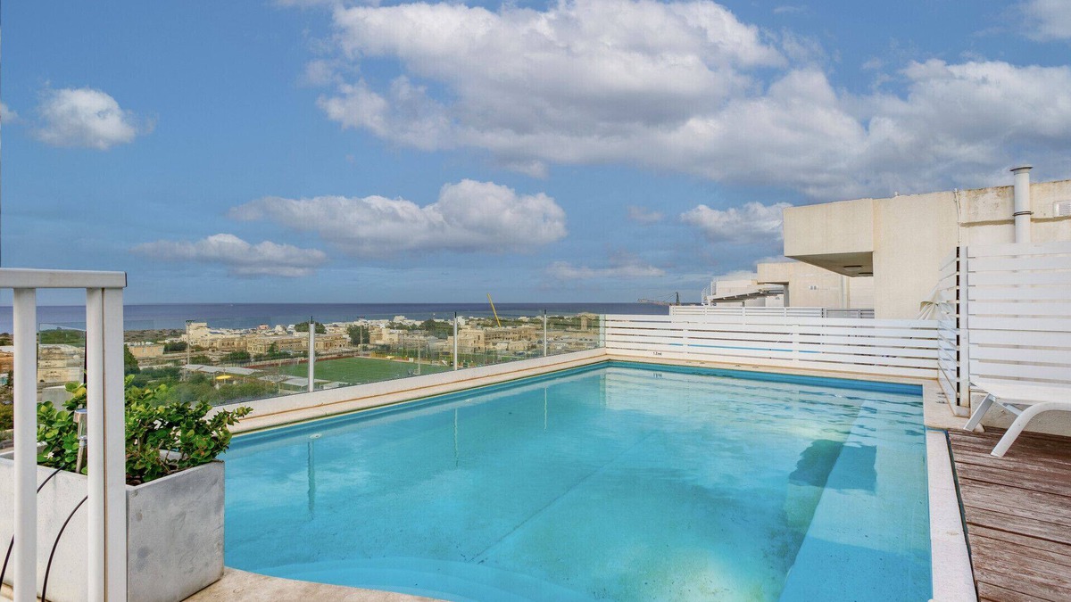 Tal-Ibrag Apartment | Malta Pool Penthouse