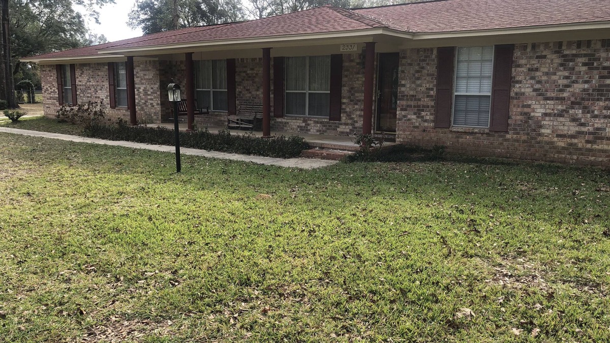 Florida Panhandle House | Mama's House has a Garage & Sparkling Clean. 4 bedrooms 3 baths. sleeps 8 nnnn