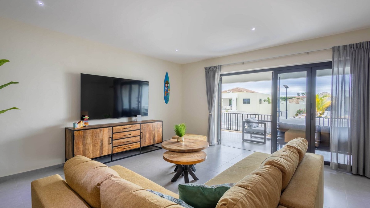 Marie Pampoen Apartment | Mambo One B, Mambo Beach