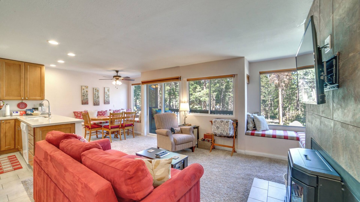 Majestic Pines Condo | Mammoth Lakes Condo w/Community Pool & Hot Tub!