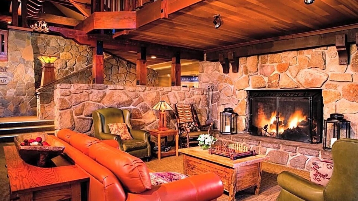 Mammoth Lakes Apartment | Mammoth Mountain Inn provides flawless service and all the necessary facilities for visitors .