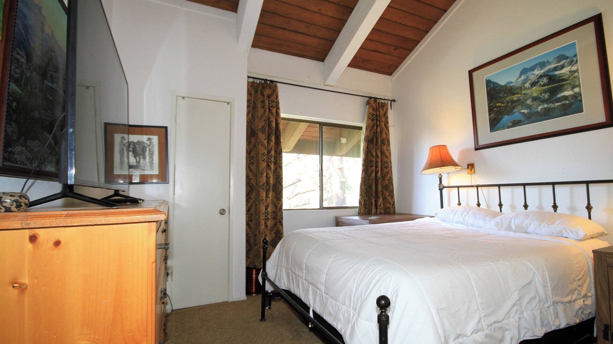 Mammoth Lakes Condo | Mammoth Ski & Racquet Club 042