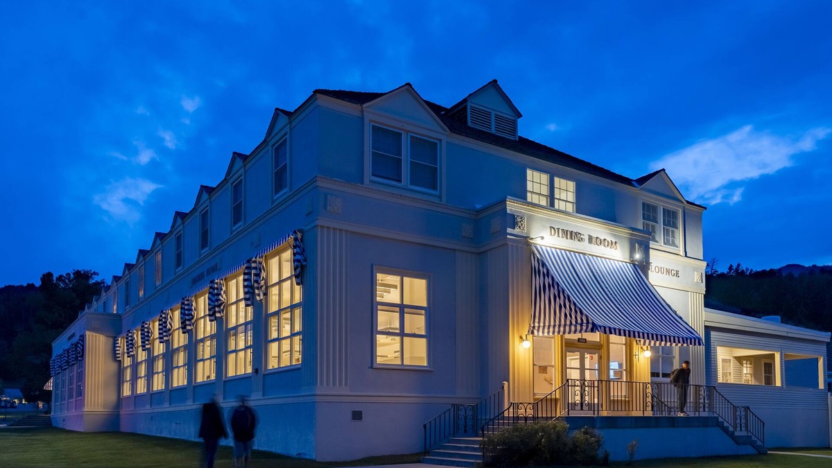 Yellowstone National Park Hotel | Mammoth Hot Springs & Cabins - Inside the Park