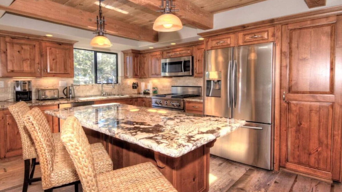 Mammoth Lakes Condo | Mammoth Village Retreat w/3br+loft+4ba+2br nooks. Fits multi-families in style!